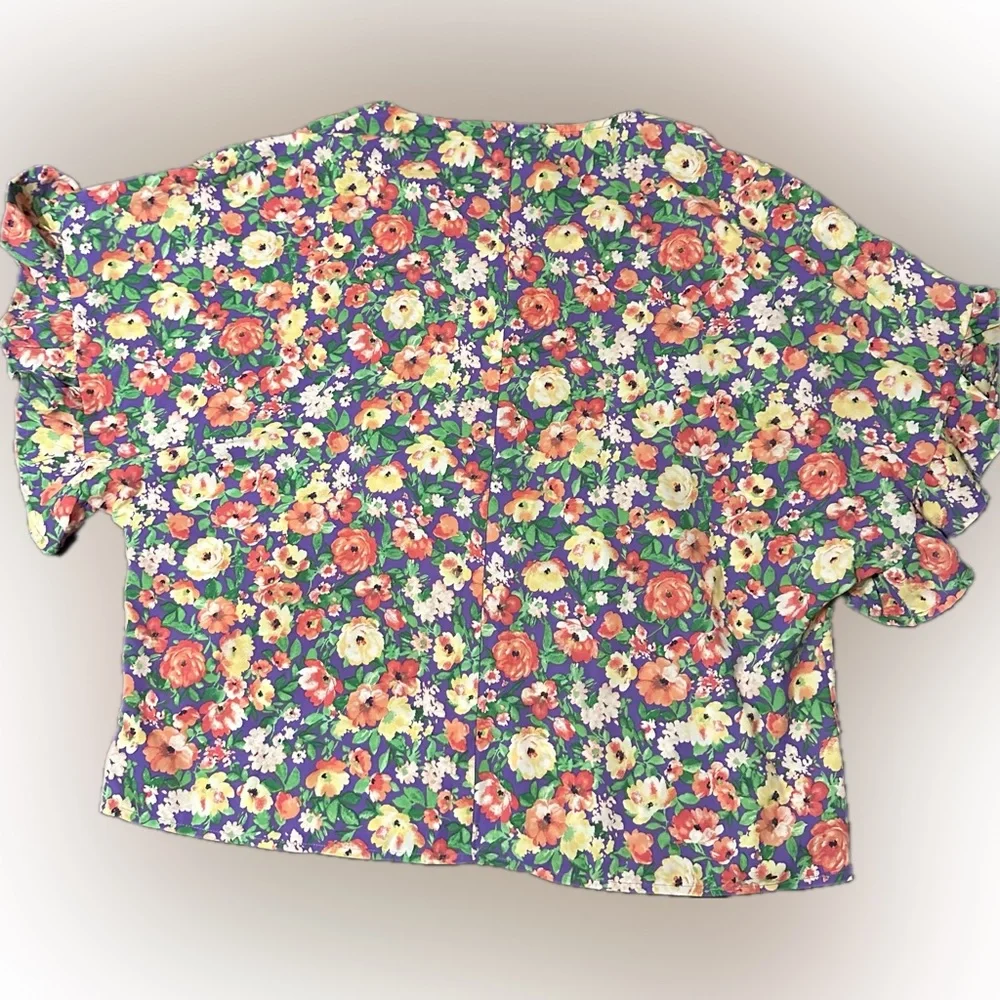 Emily Wonder Ruffled Multicolor Floral Boxy Blouse- 
size L, New Without Tags - Picture 8 of 8